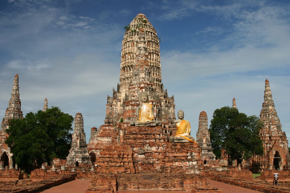The ruined prangs of Wat Chaiwatthanaram in Ayutthaya